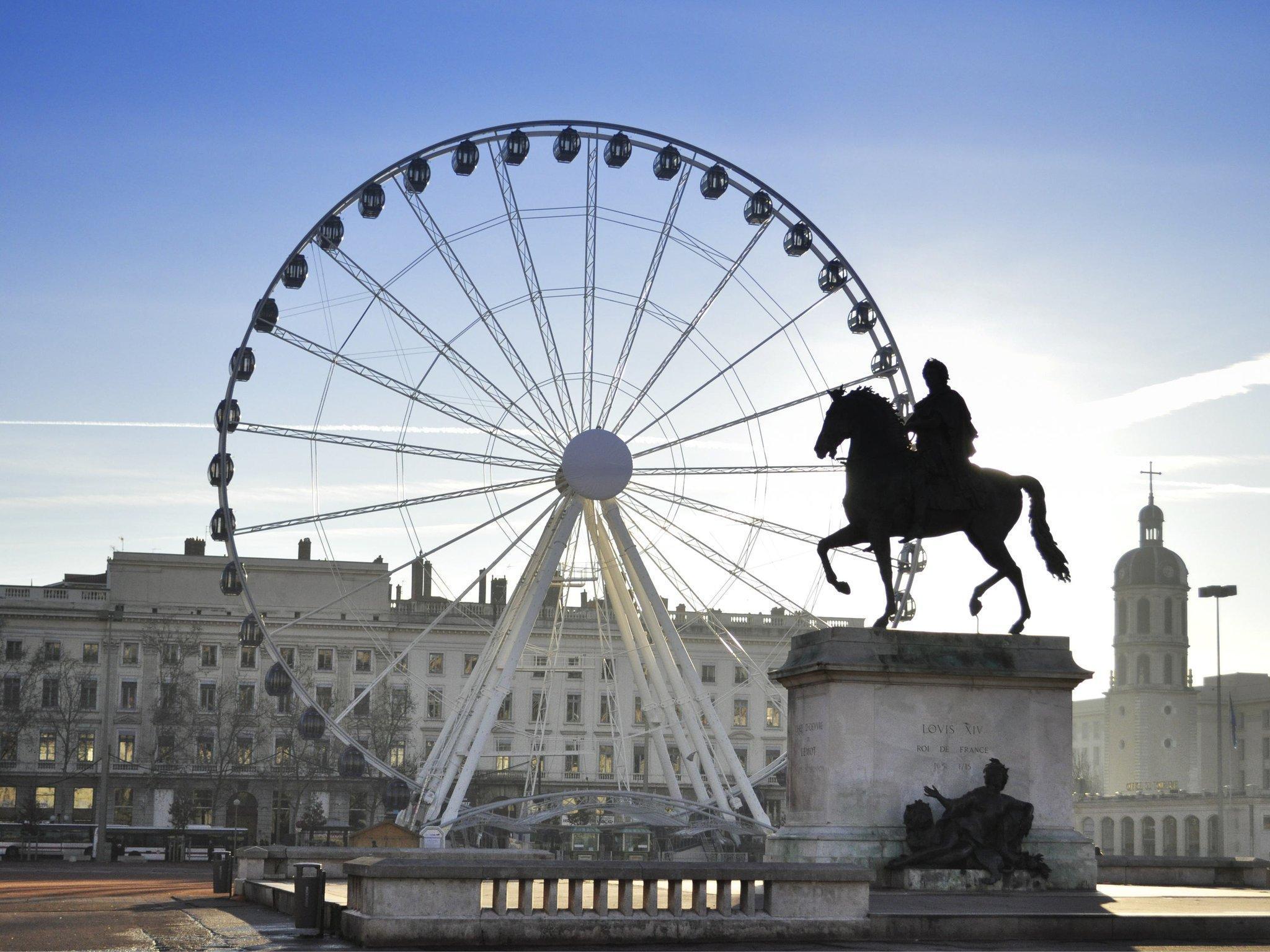 里昂中心共和广场美居酒店 外观 照片